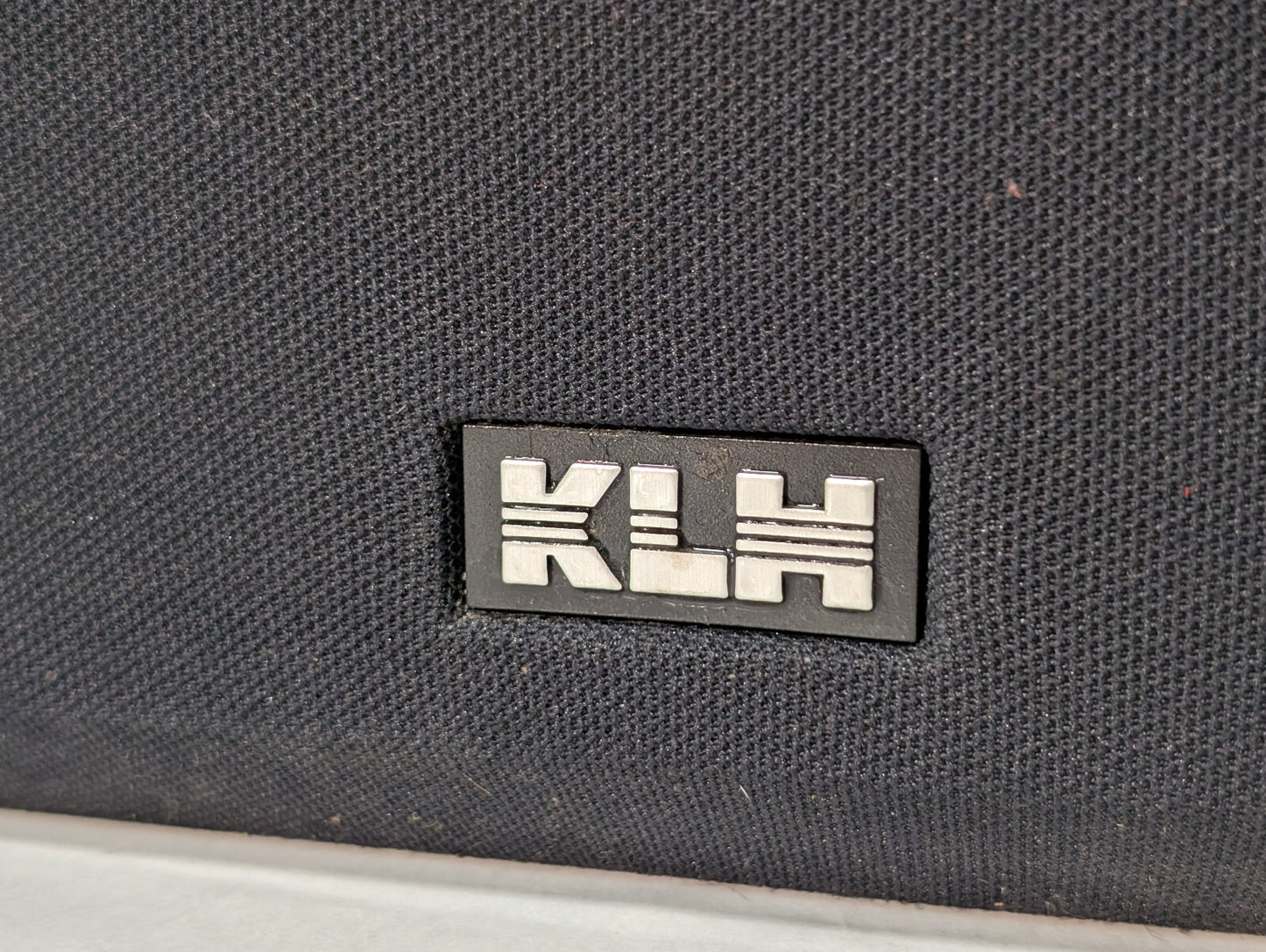 Vintage KLH 900B Black Woodgrain Shelf Speakers, 80Ohm, 50-20kHz, for 5-140W Amp