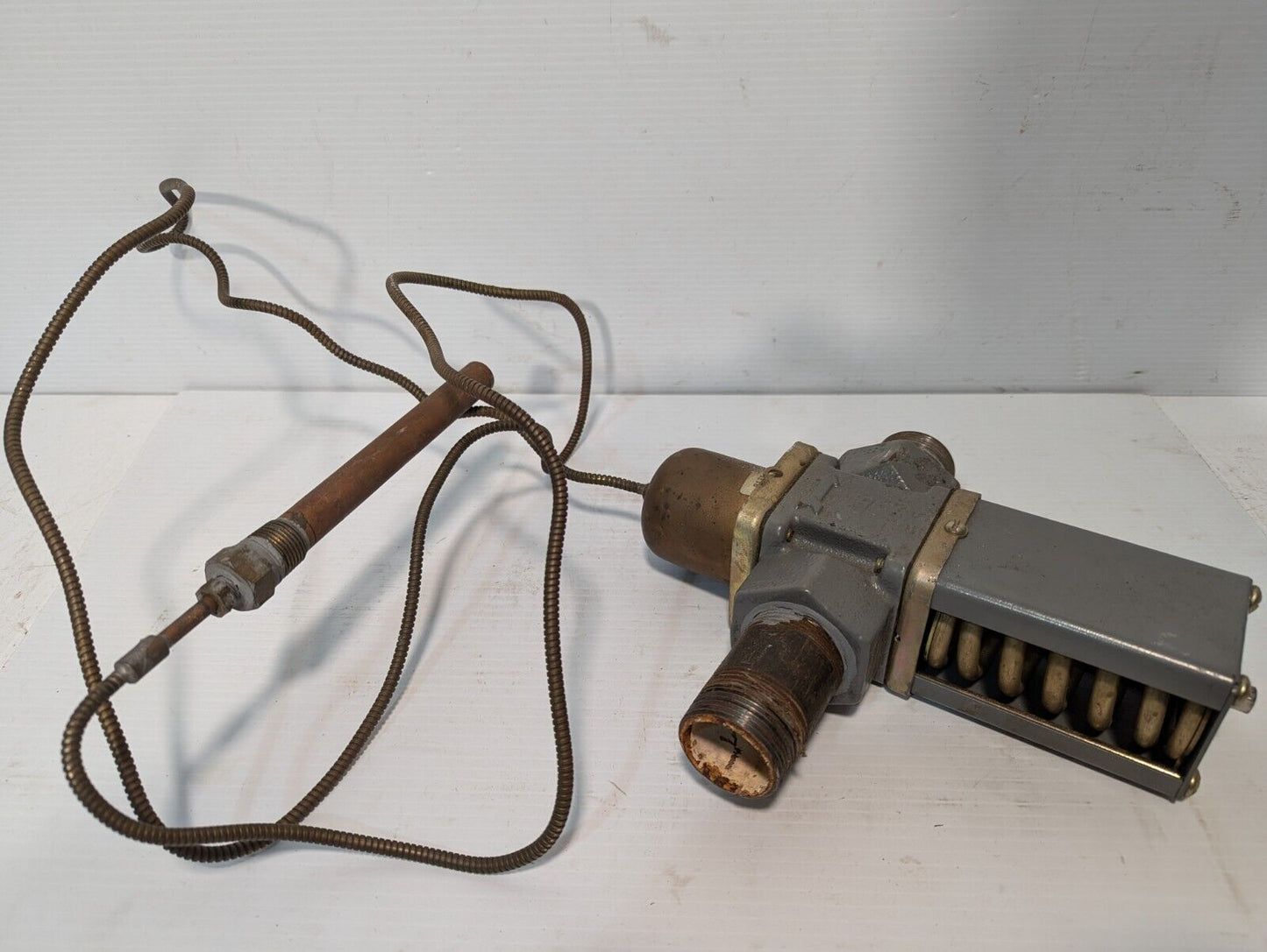 Johnson Controls Water Valve W/Attachment - Free Shipping+Returns