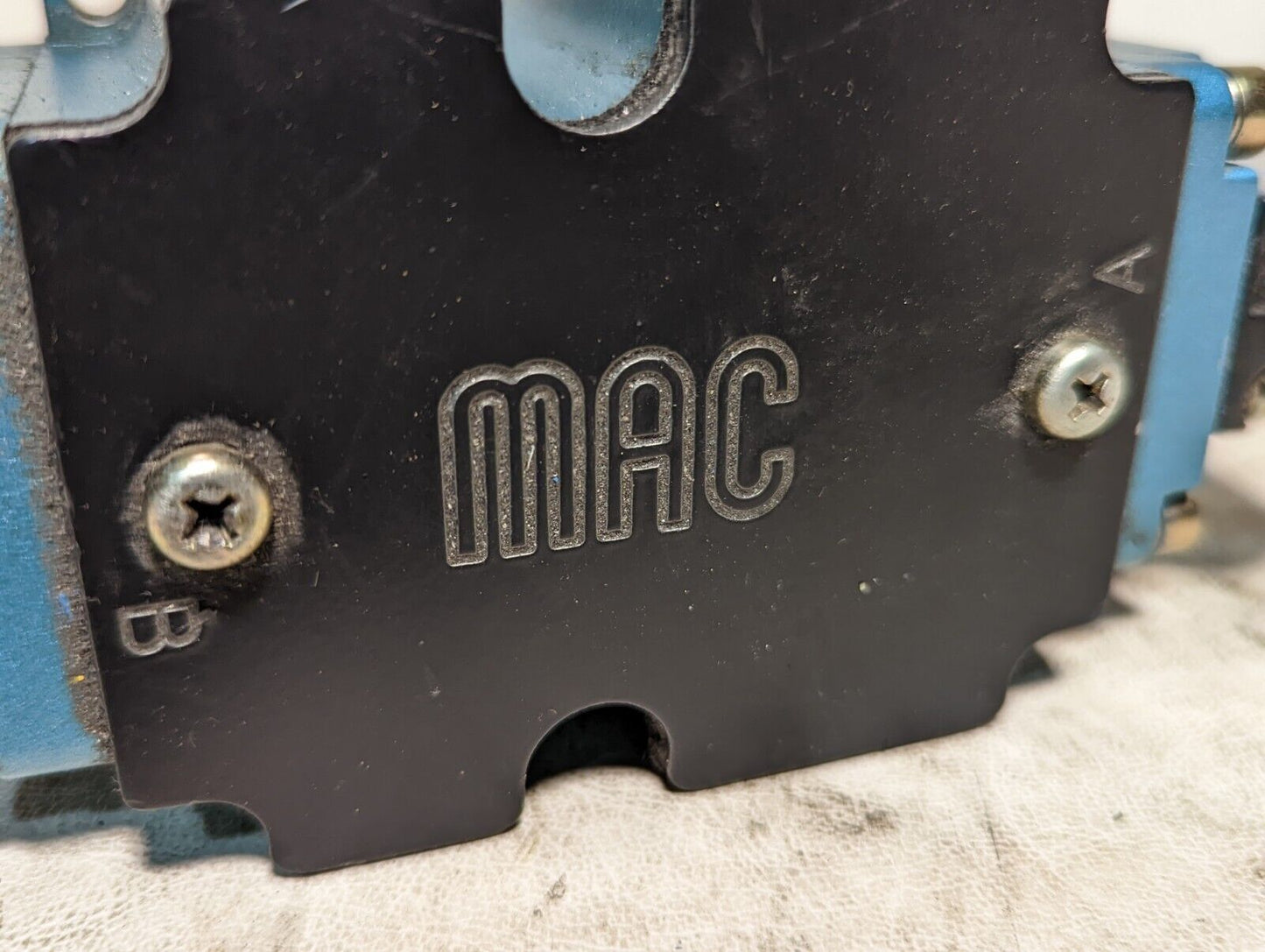 MAC 6521B-311-PM-111DA solenoid valve, vacuum to 150PSI, with PME-111DABE
