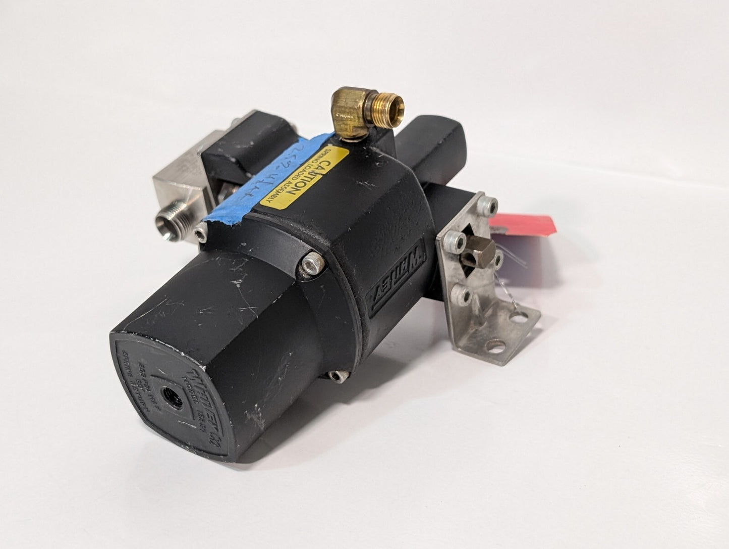 Whitey 133 SR Spring Return Pneumatic Actuator w/ SS-45S8-W1-33C Ball Valve