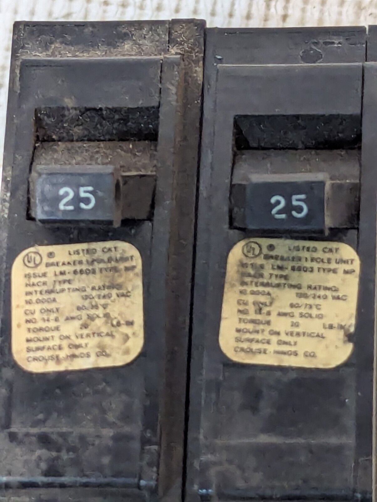 Lot of 5 Crouse-Hinds MP125 Circuit Breaker, 25A, 120/240VAC, 1-Pole - Free Ship