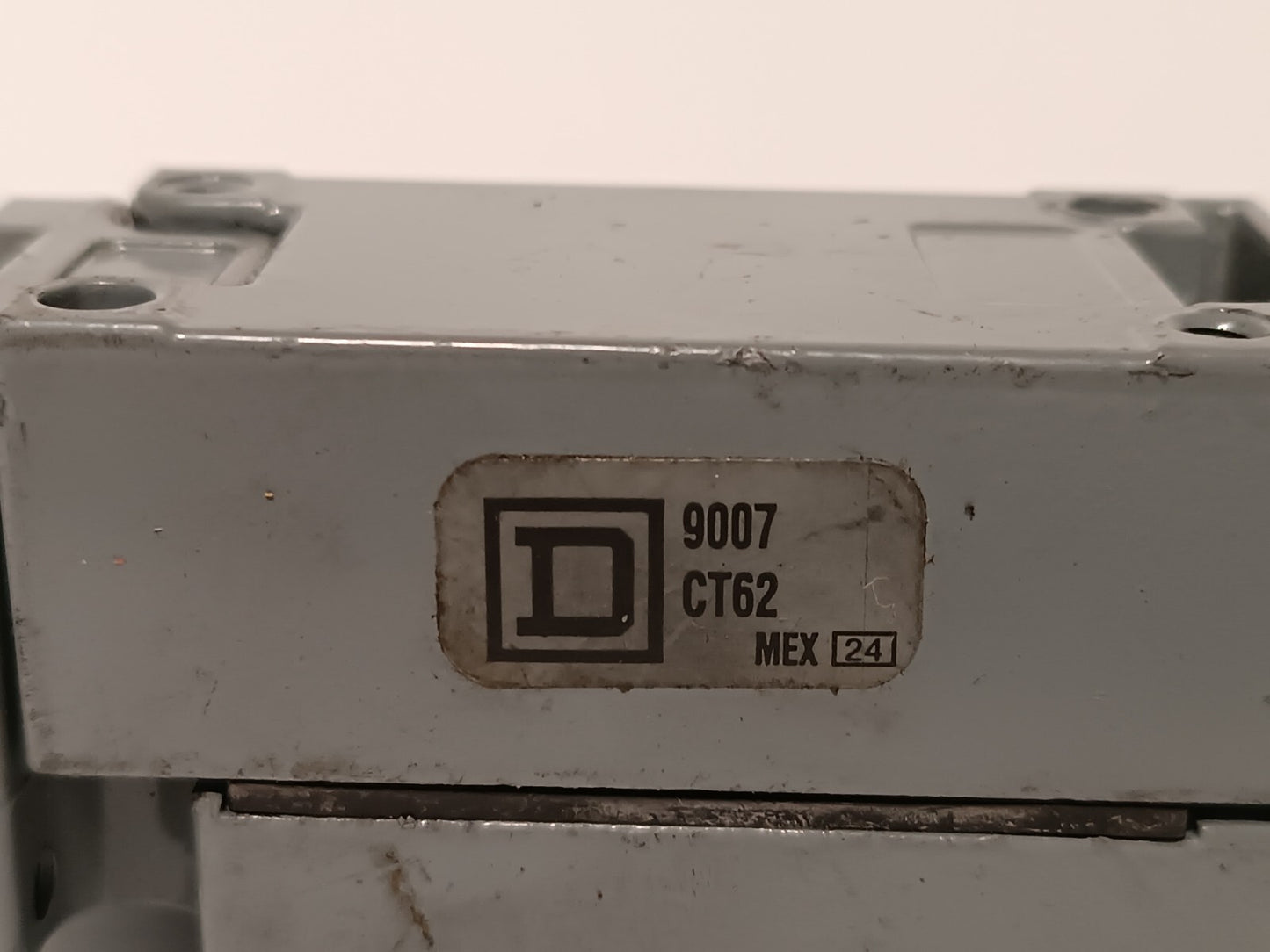 Square D 9007CO68 Limit Switch with 9007CT62 Limit Switch Base 10A 600V