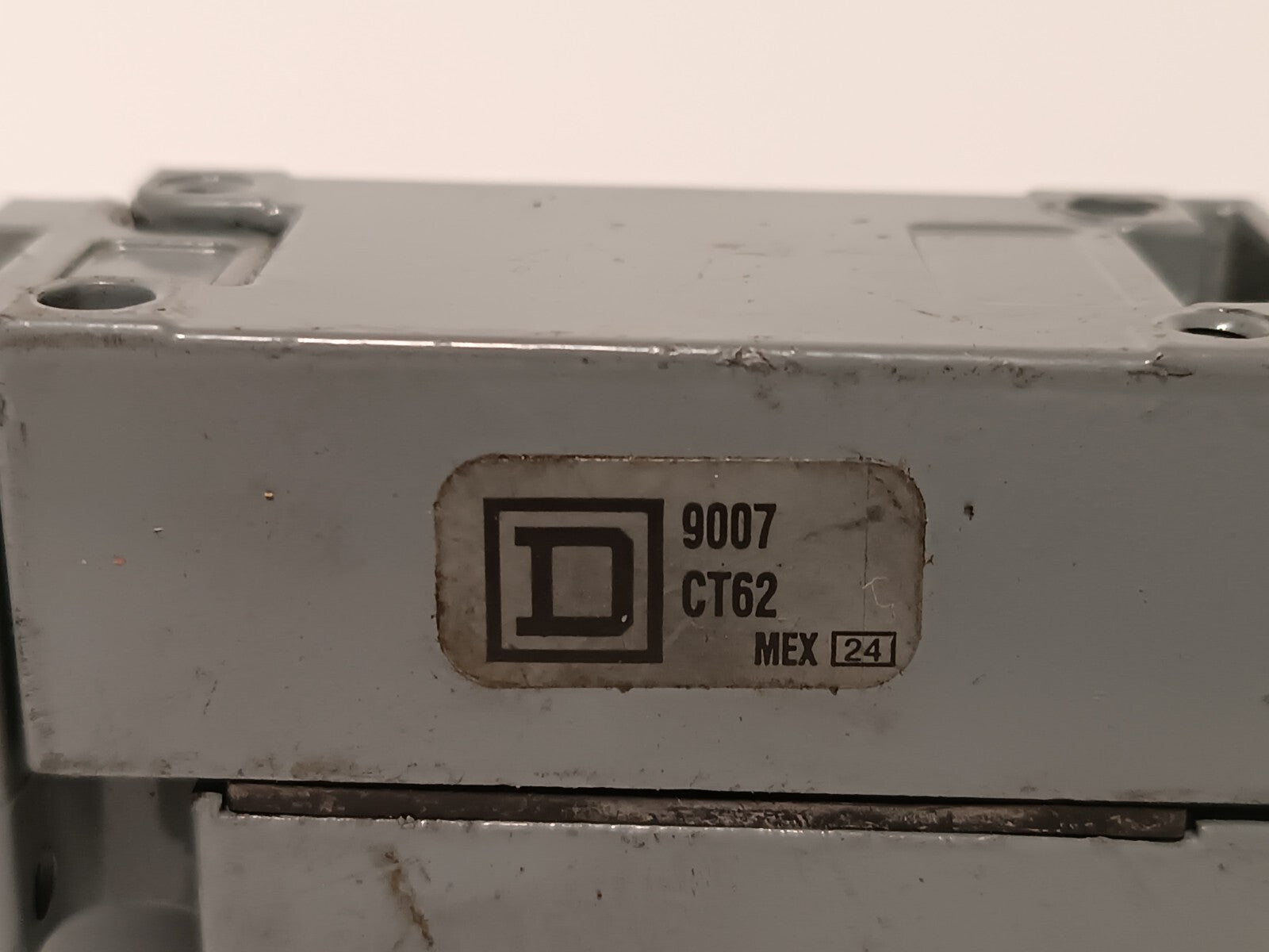 Square D 9007CO68 Limit Switch with 9007CT62 Limit Switch Base 10A 600V