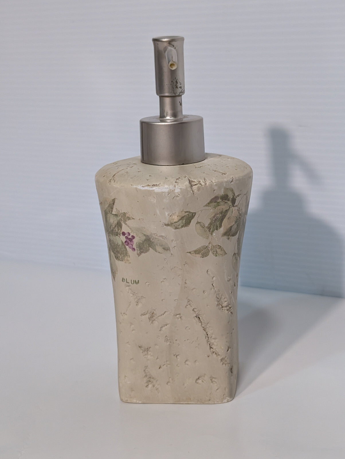 Vintage Cheri Blum Ivy Pump Lotion Dispenser Grape Leaves Stone Resin Bathroom