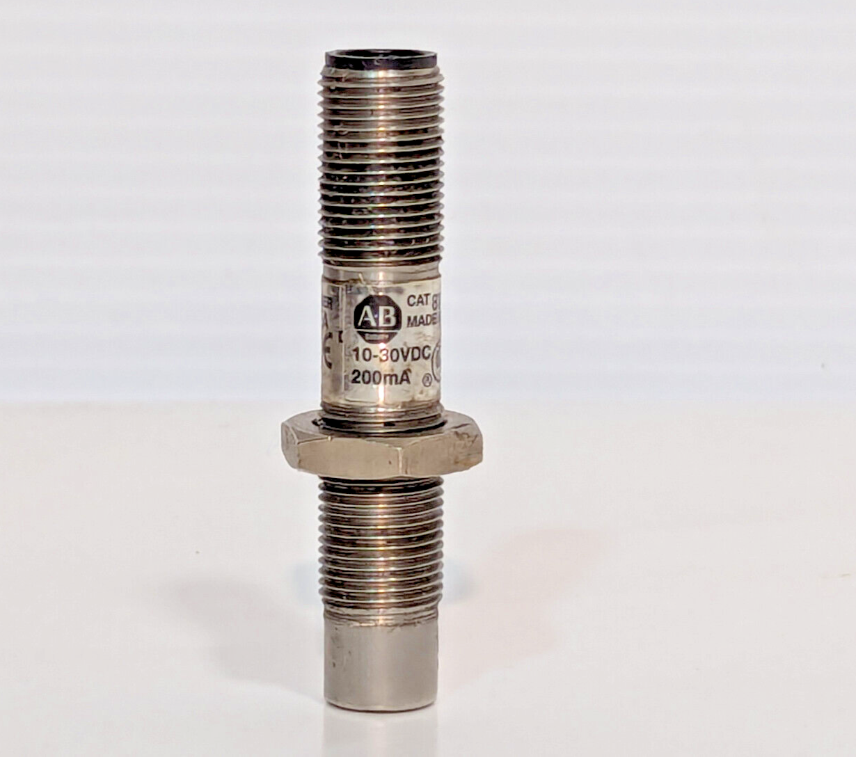Allen Bradley 871TM-DH4NP12-D4 Inductive Proximity Sensor, 10-30VDC, Series A