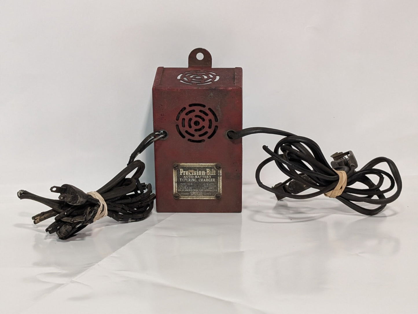 Vintage Precision-Bilt 101 D Auto-Battery Tapering Charger 115VAC 6VDC 2-4A