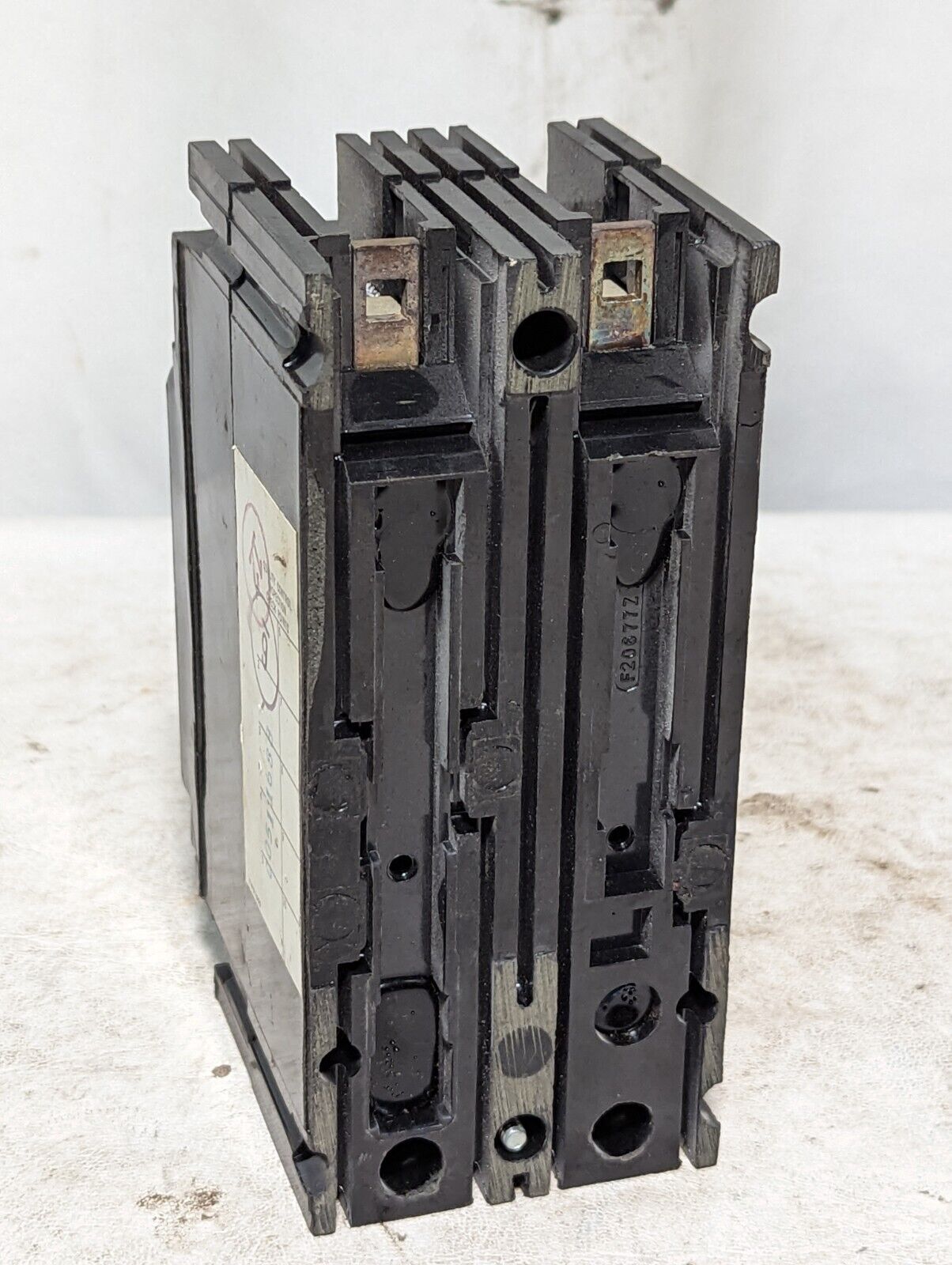 Lot of FPE NEF421015 and NEF421020 circuit breakers, 480VAC, 125/250VDC