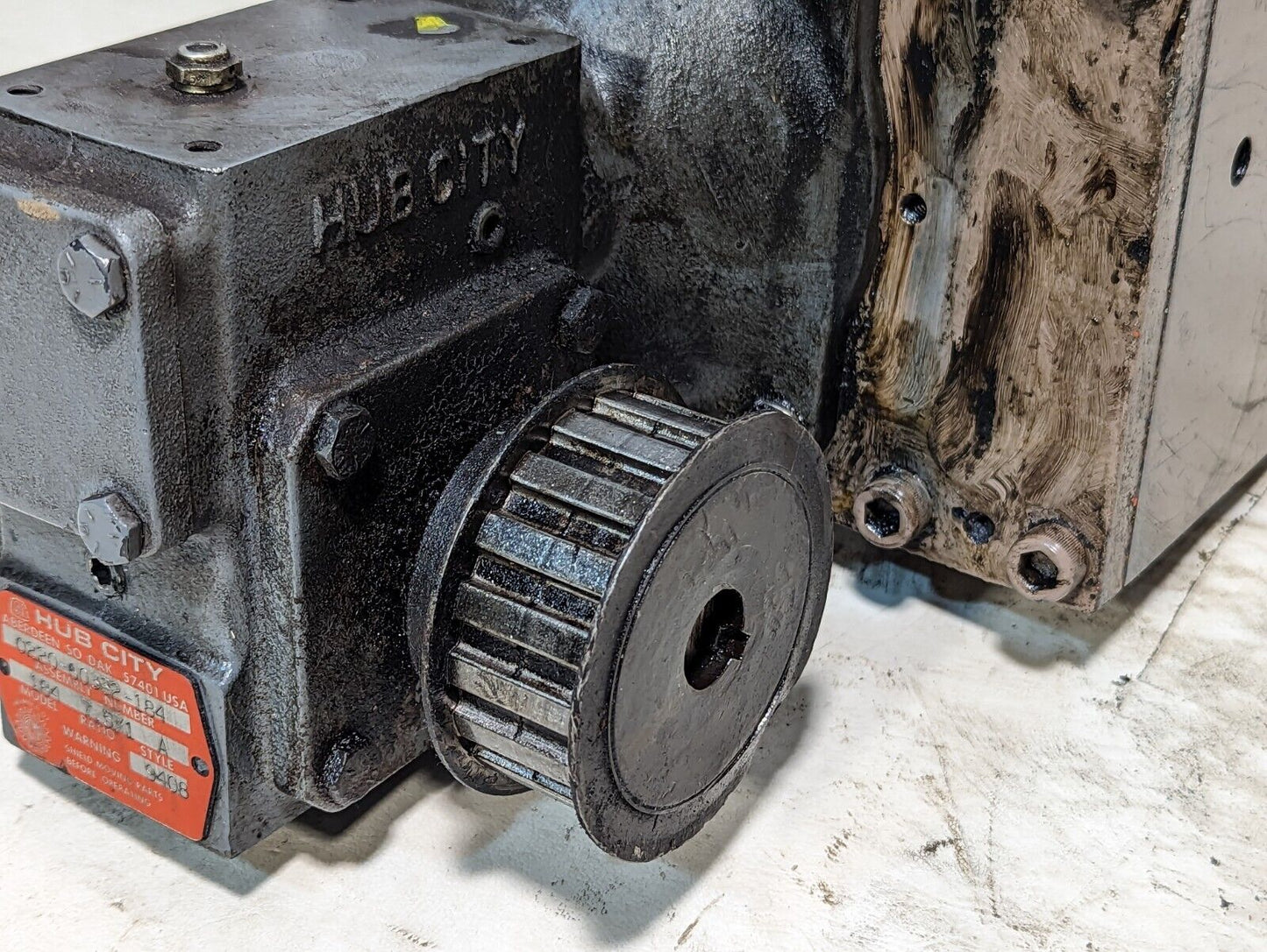 Unknown DC motor with Hub City 184 speed reducer, maybe Fincor 5009324 variable