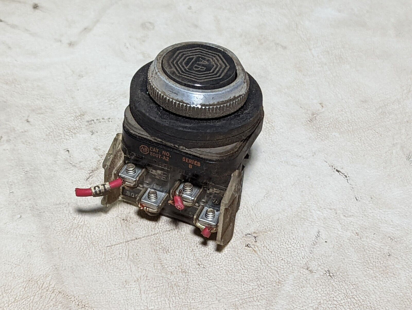 Allen-Bradley 800T-A2, ser. B, black pushbutton switch, heavy duty, 600VAC max