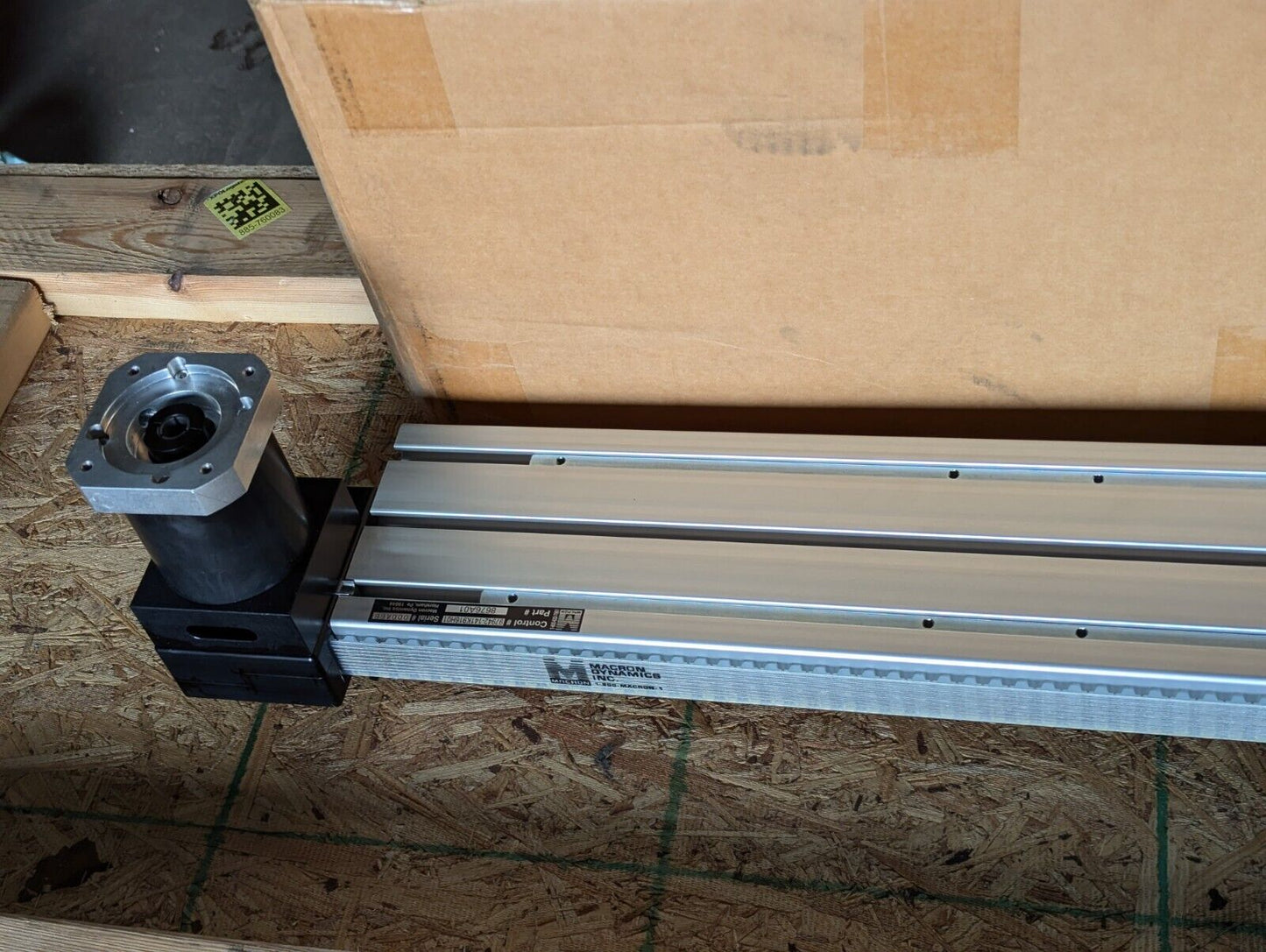 Macron 8676A01 Linear Rail Actuator w/Onvio 9000566 Reducer / 3915-11-000-0415