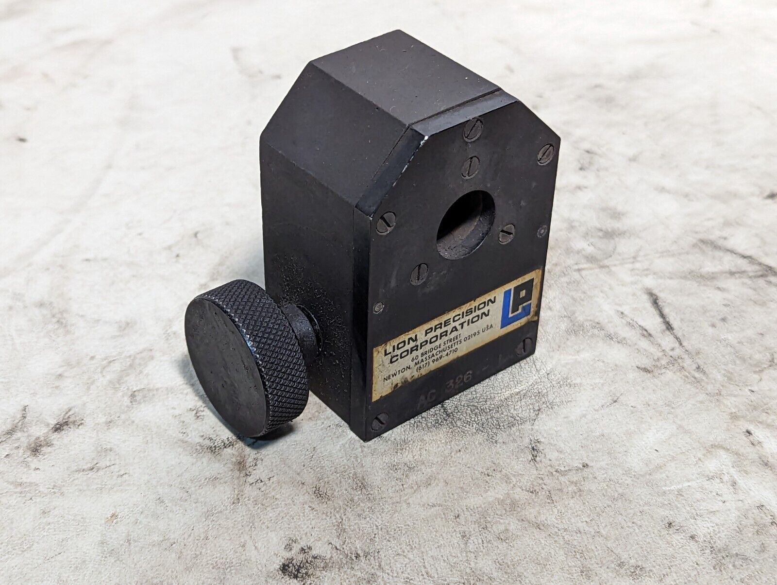 Lion Precision AC 326-1 precision dial rotator for threaded rod