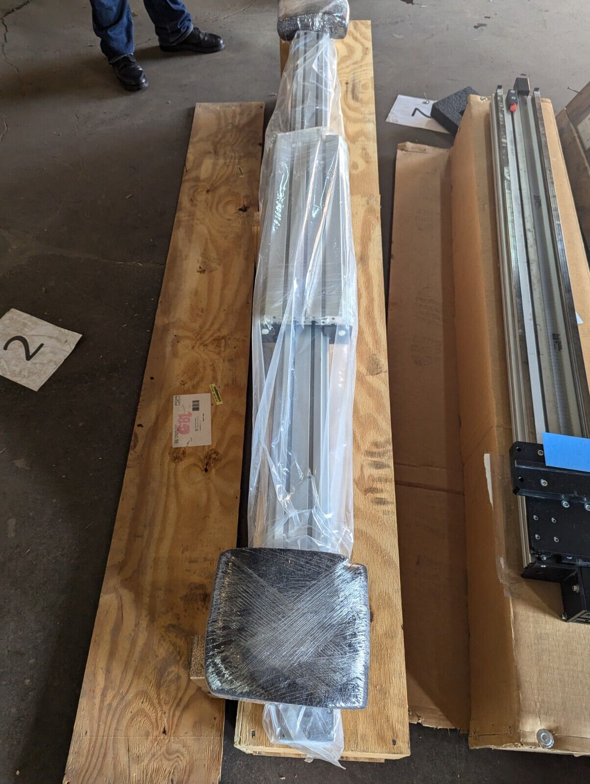 Macron 11237E01 Linear Rail Actuator / 3915-12-000-4790 Vertical Feeder Lift