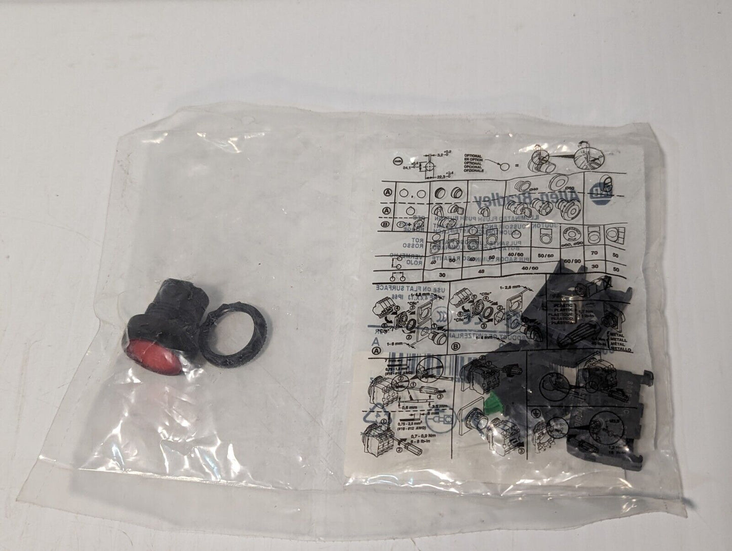 Allen Bradley 800FP-LF4PD3CX10 Illuminated Flush Push Button Red - Free Shipping