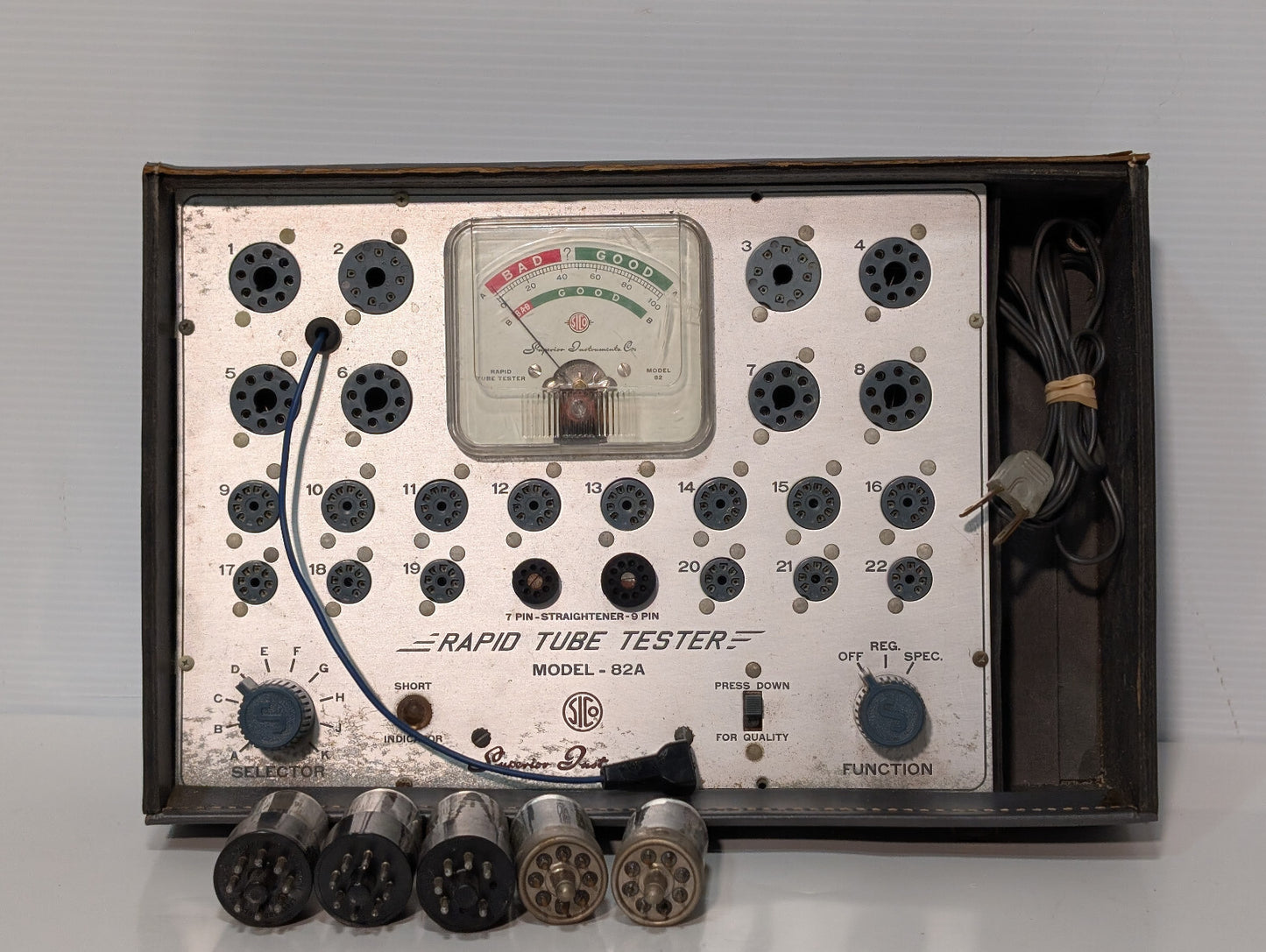 Superior Instruments Co. Model 82A Vintage Rapid Tube Tester, Case, Manuals