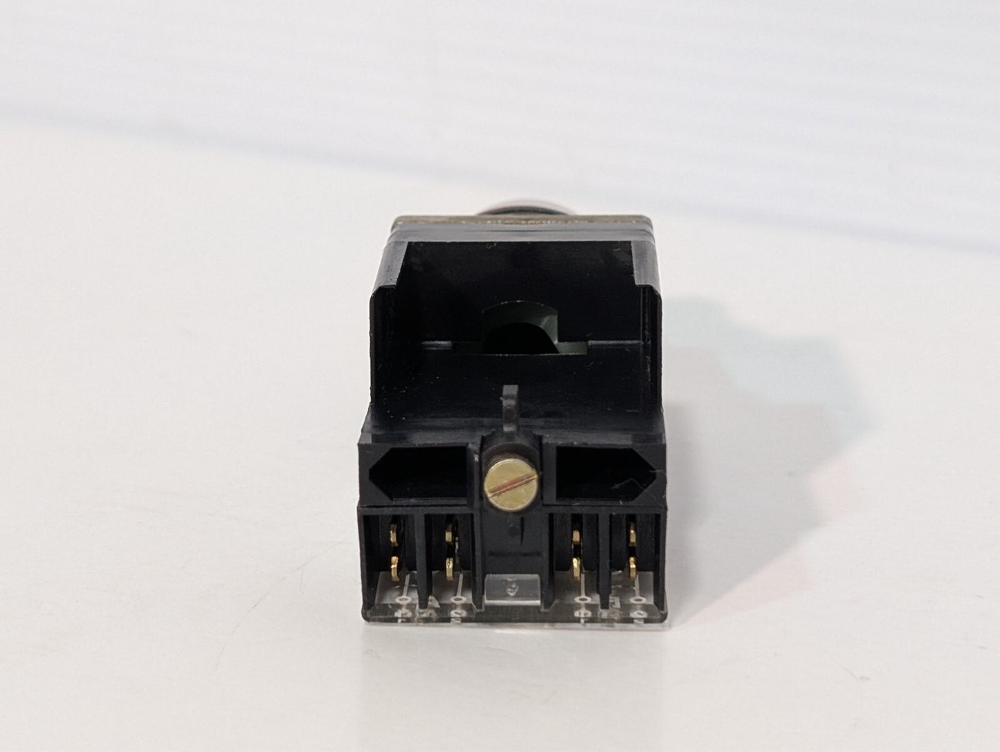 Allen Bradley 800MR-JX9B Ser. A 3 Pos Momentary Oil Tight Selector Switch