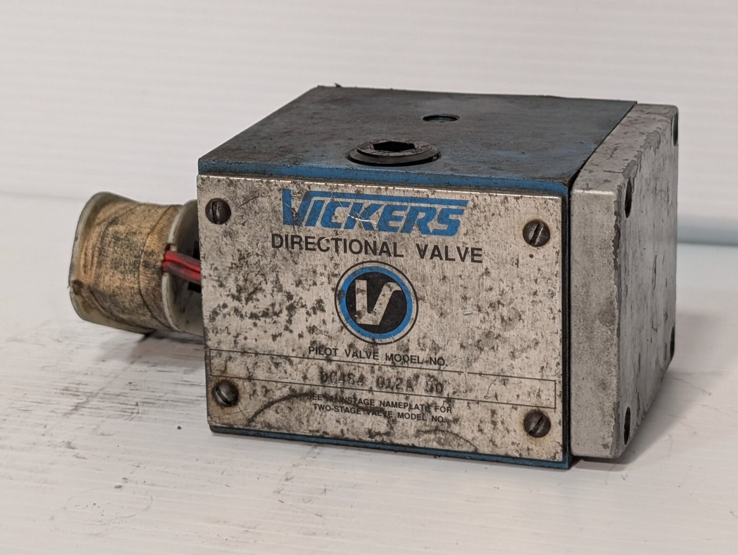 Vickers DG4S4 012A 50 Directional Control Pilot Solenoid Valve Two-Stage