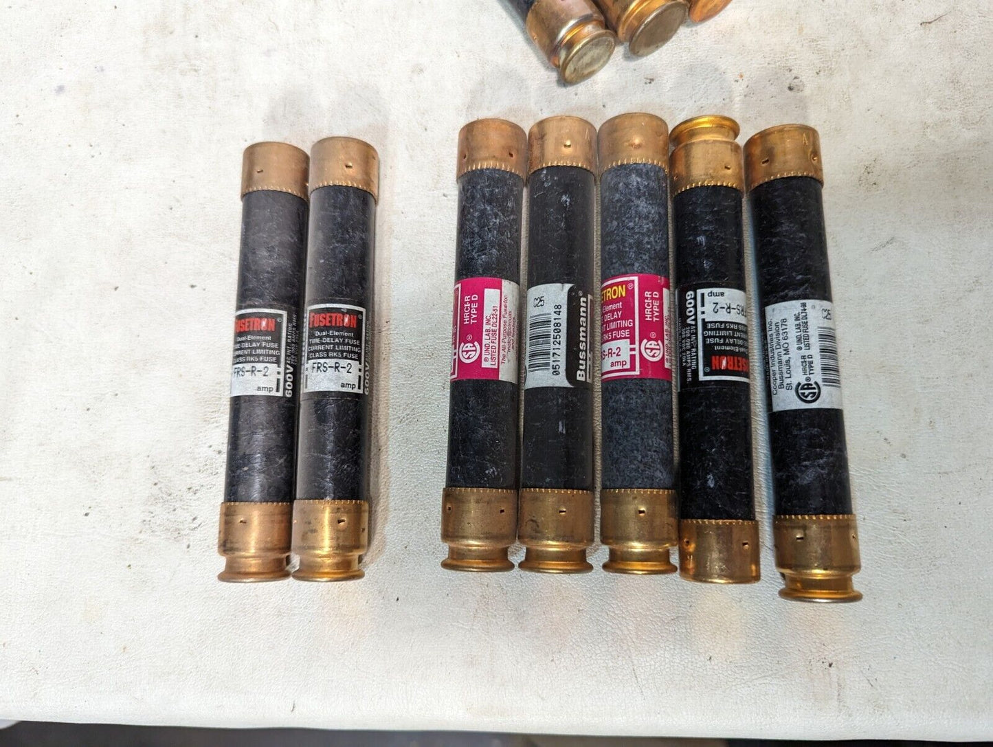Large lot of 100 FRS-R fuses, 18xFRS-R-9, 15xFRS-R-8, 7xFRS-R-6-1/4, 1xFRS-R-6,