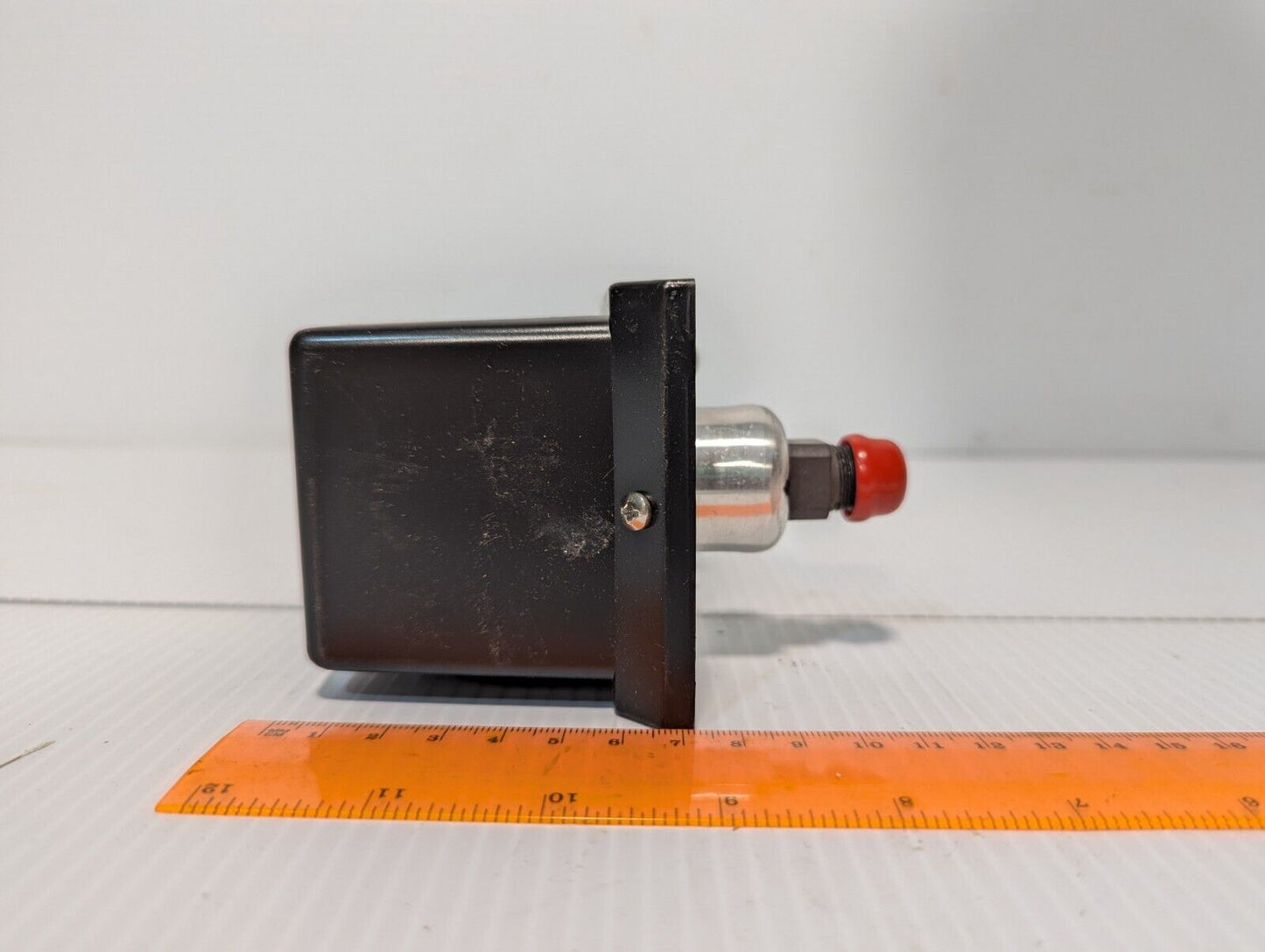 United Electric H54-25 9516 pressure switch, 10-100PSI, 600 PSI max - Free Ship