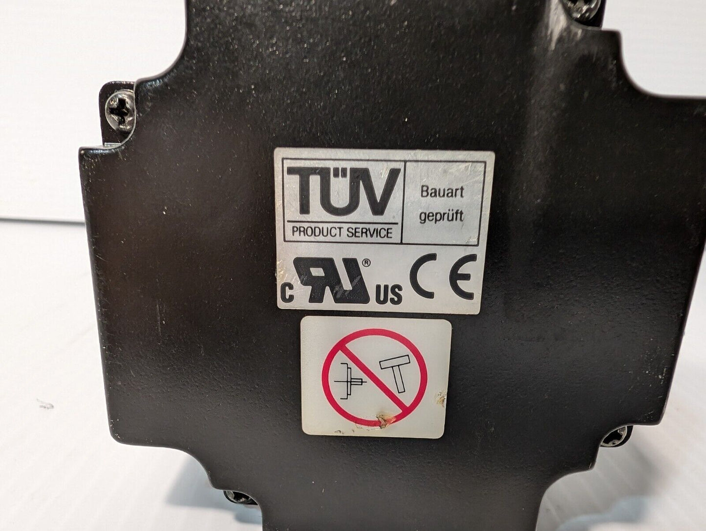 Yaskawa Electric SGMAH-08AAF2C AC Servo Motor, 750W, 200V, 4.4A, 2.39Nm, 3000rpm