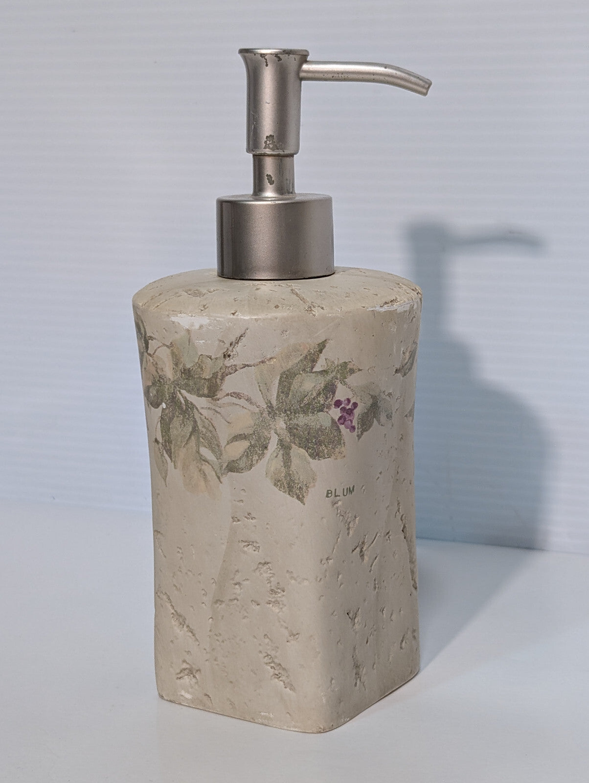 Vintage Cheri Blum Ivy Pump Lotion Dispenser Grape Leaves Stone Resin Bathroom