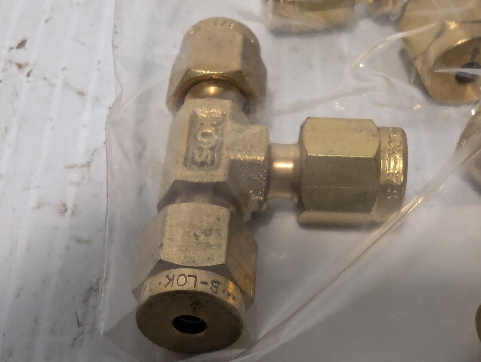 Swagelok 09903170 1/8 inch Brass 3-Way Union Tee - Pack of 3 - Free Shipping