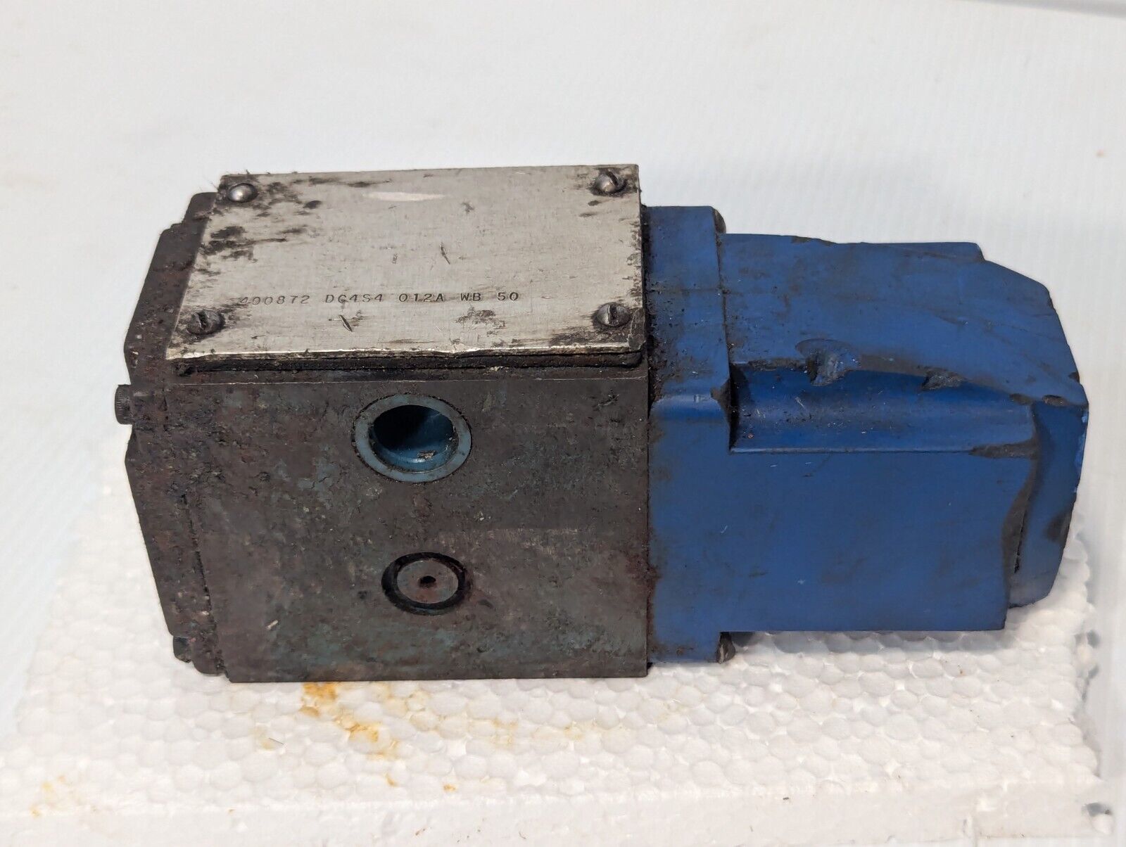 Vickers Solenoid Valve 400872-DG4S4-012A-WB-50 Directional - Free Shipping