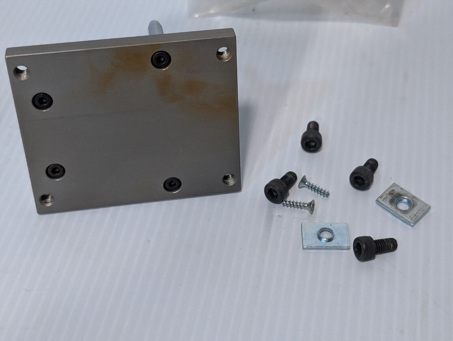 SUNX FX7P, CRFX7P mounting bracket w/hardware as shown - Free Shipping + Returns