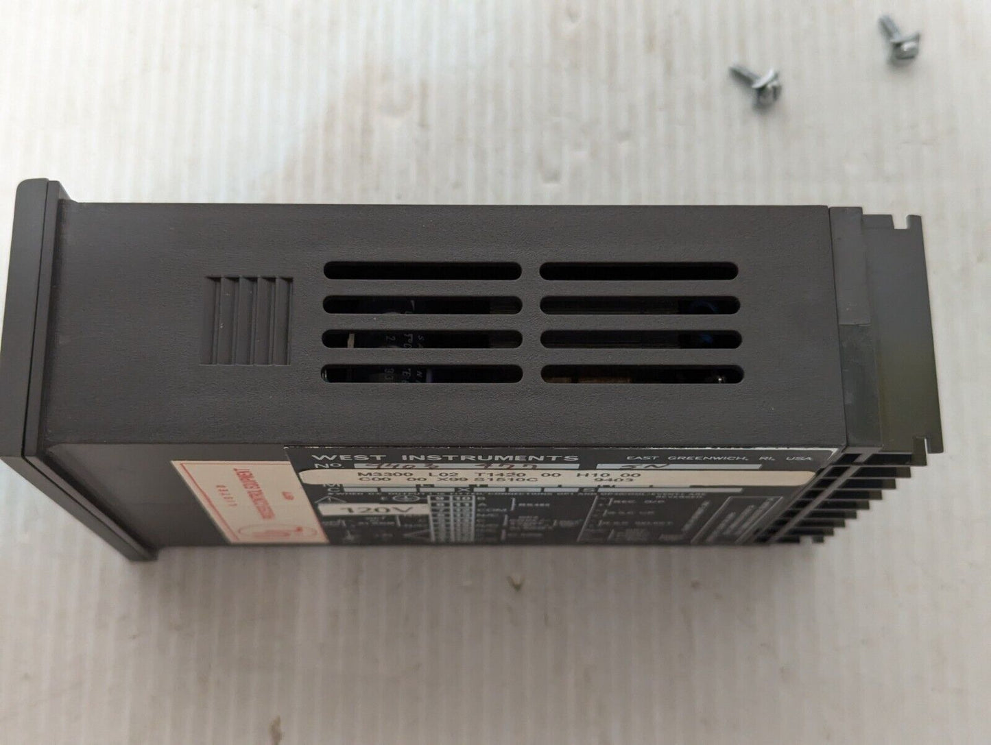 West M3300 L02 T1420 00 H10 Temperature Controller - Free Shipping+Returns