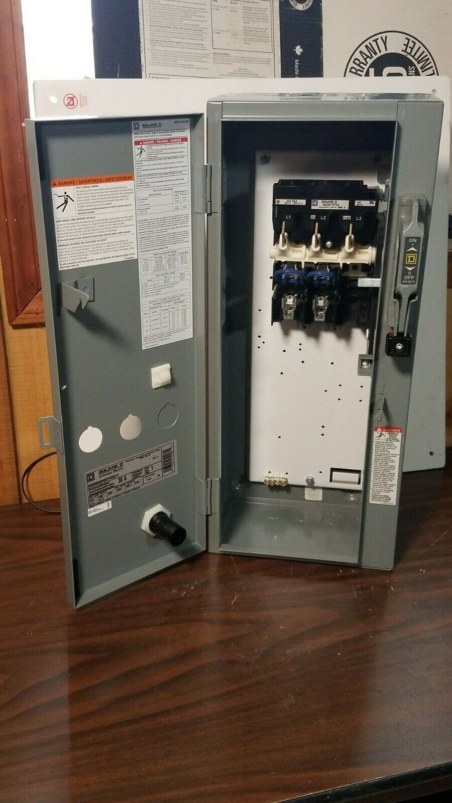 Square D 8538SBG63V02CP42SX11, with 9422FTCF30 disconnect switch, 30A, type 1