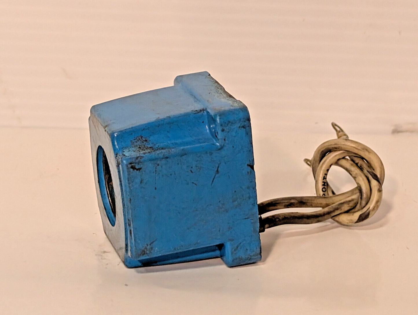 Vickers 633741, 115/120VAC, 50/60Hz, .54A, .64A , Made in USA, Solenoid Coil