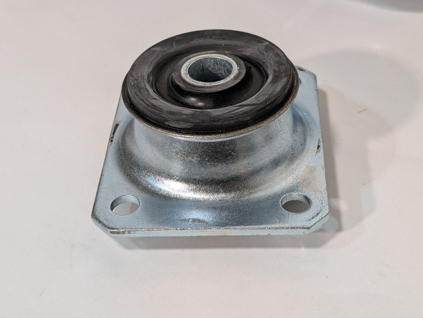 (6) KQ9001-00-0105 Shock Pad Bushing Assembly for Heavy Trucks