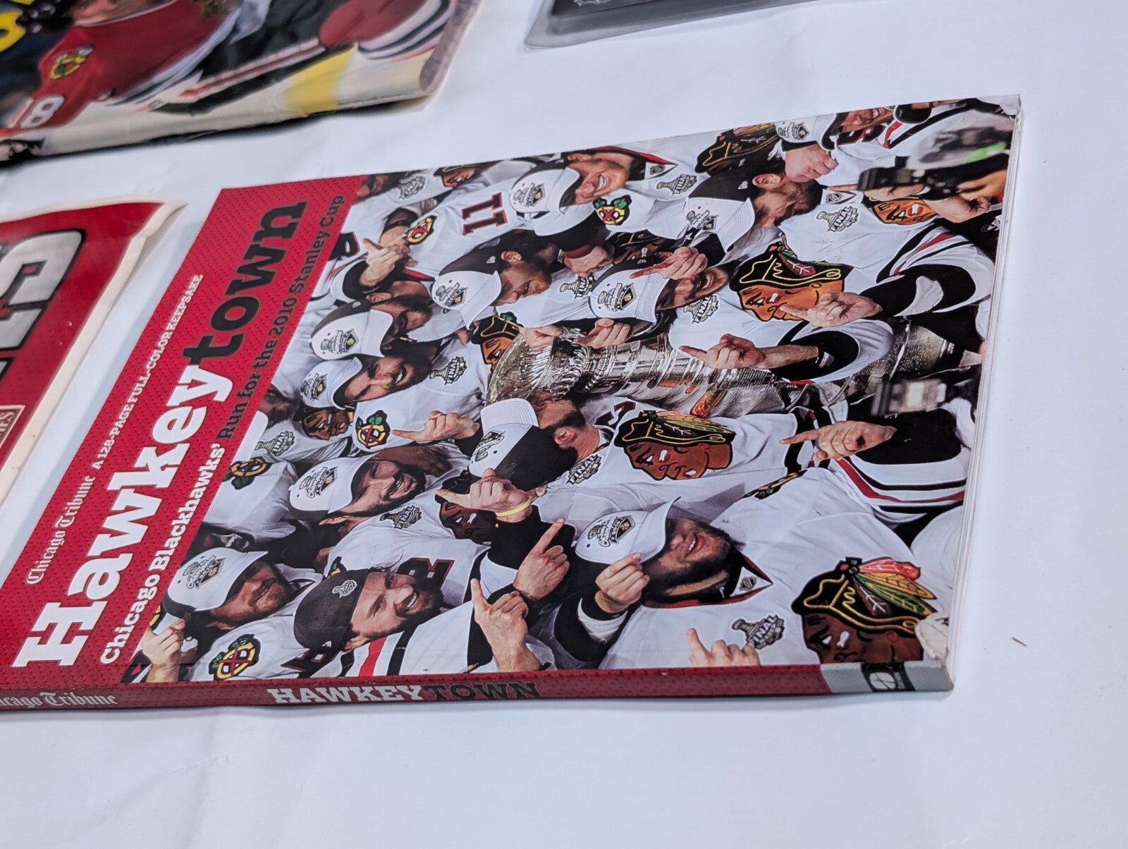 Lot of 10 Pieces - Chicago Blackhawks Collectables \ Memorabilia