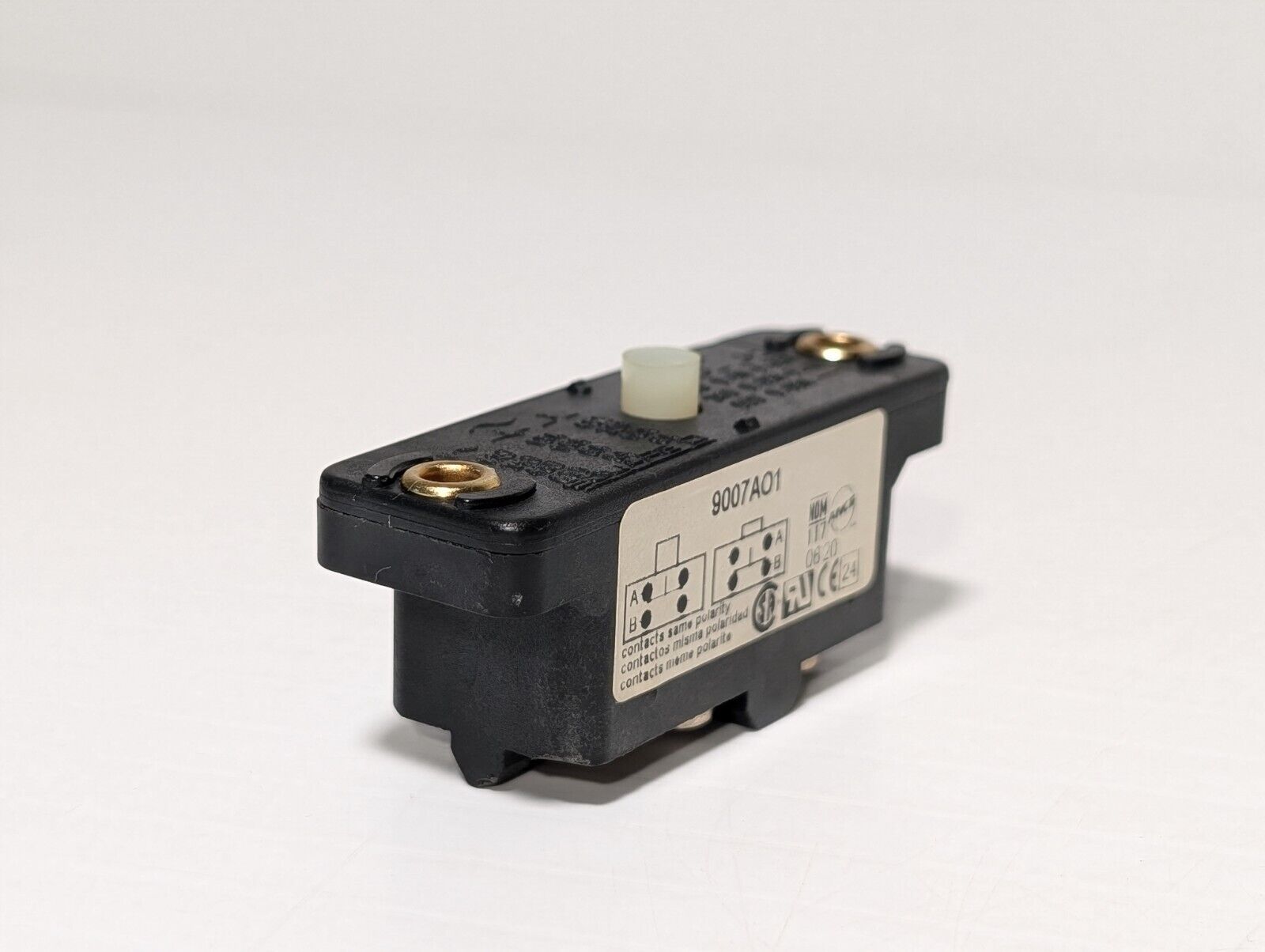 Telemecanique 9007AO1 Snap Action Plunger Actuator Limit Switch 600VAC Max