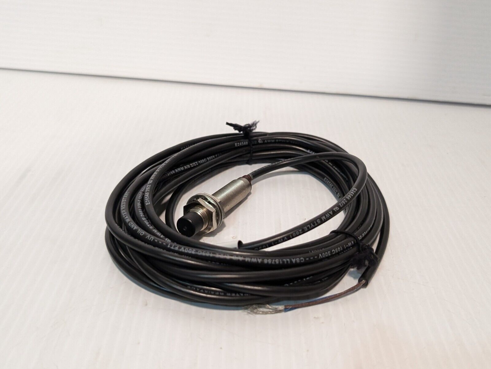 Allen Bradley 872C-D4NE12-A5 Proximity Sensor, 5M Cable, 12mm Barrel - Free Ship