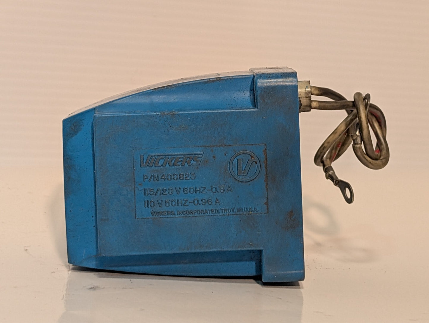 Vickers 400823 coil, 115/120VAC 60Hz 0.8A; 110VAC 50Hz 0.96A