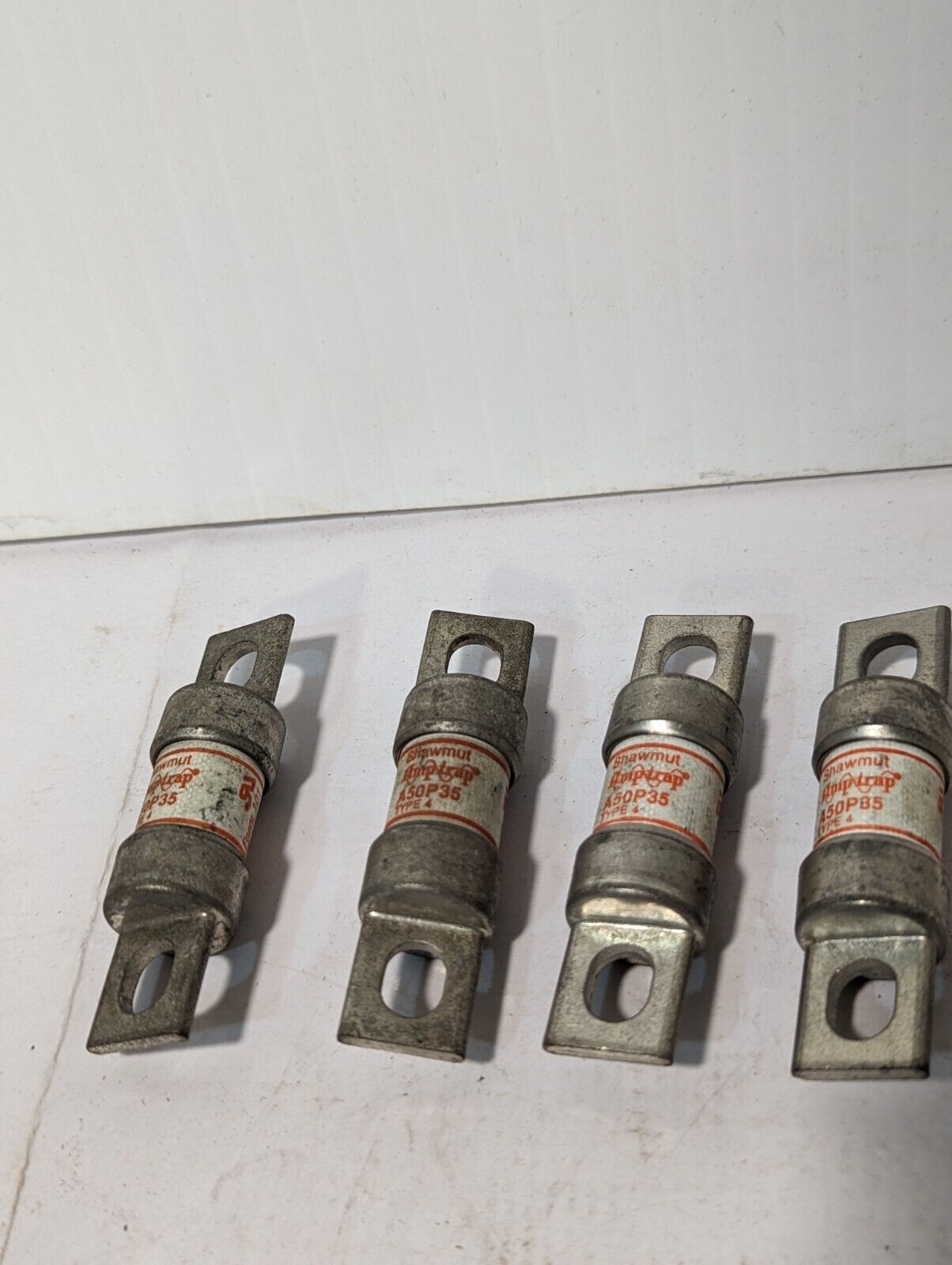 Lot of 4 Shawmut A50P35 Amptrap Type 4 Fuses - Free Shipping