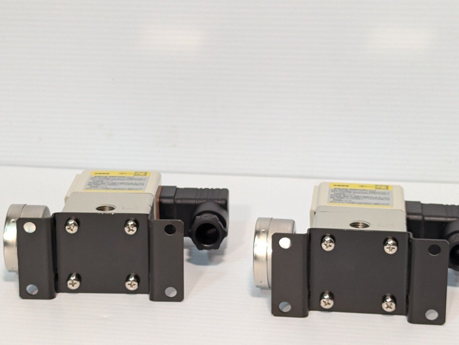 SMC IT2020-N32B1  Electro-Pneumatic Regulator