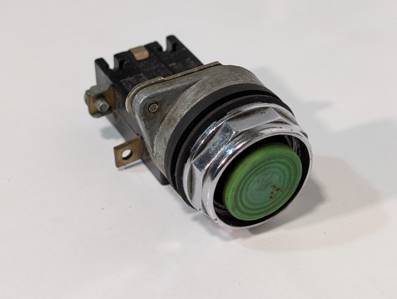 (18) Assorted Pushbutton Selector Switches | Sylvania Allen Bradley Square D