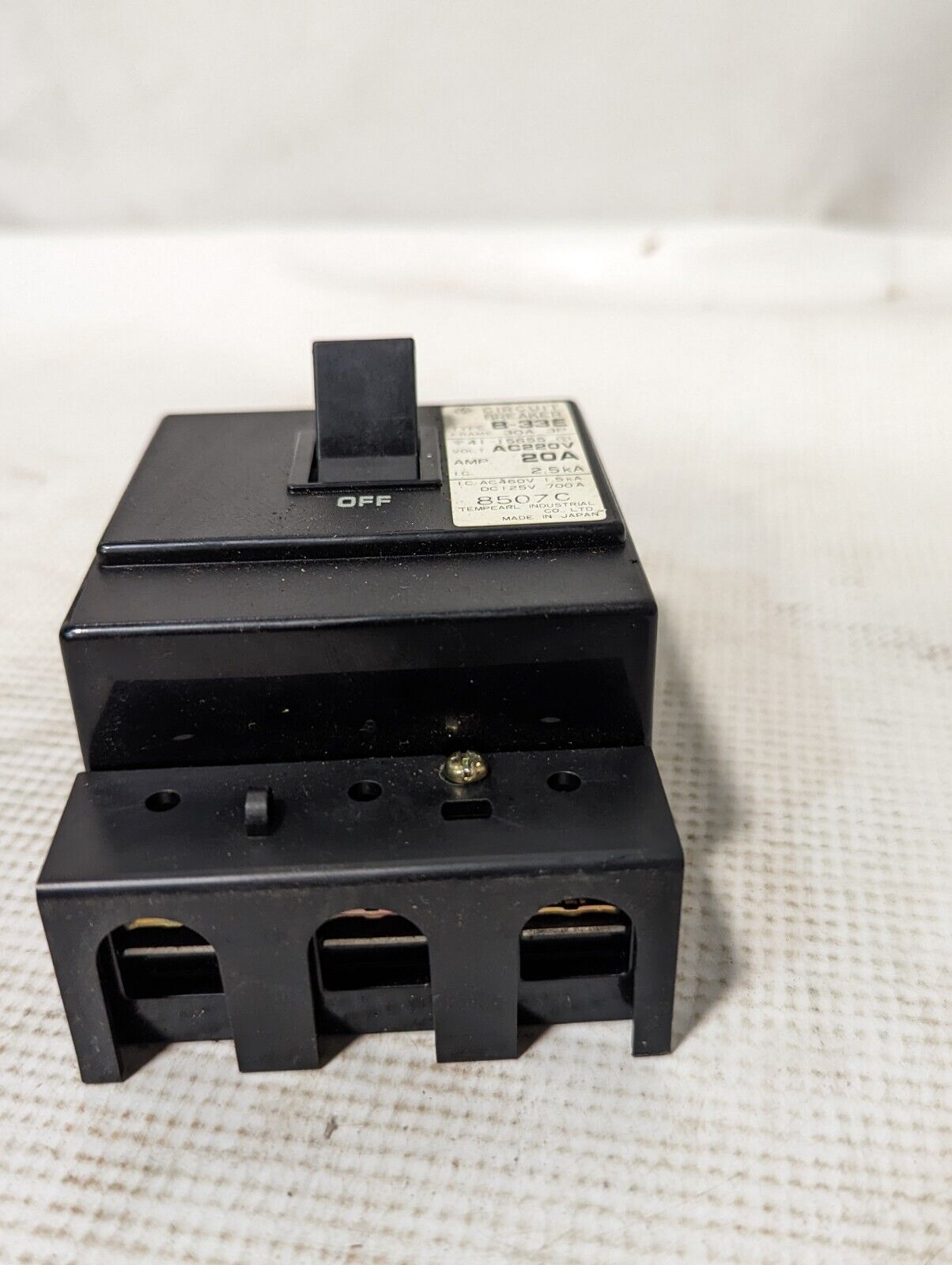 Tempearl B-33E Circuit Breaker, 20A, 220VAC - Free Shipping