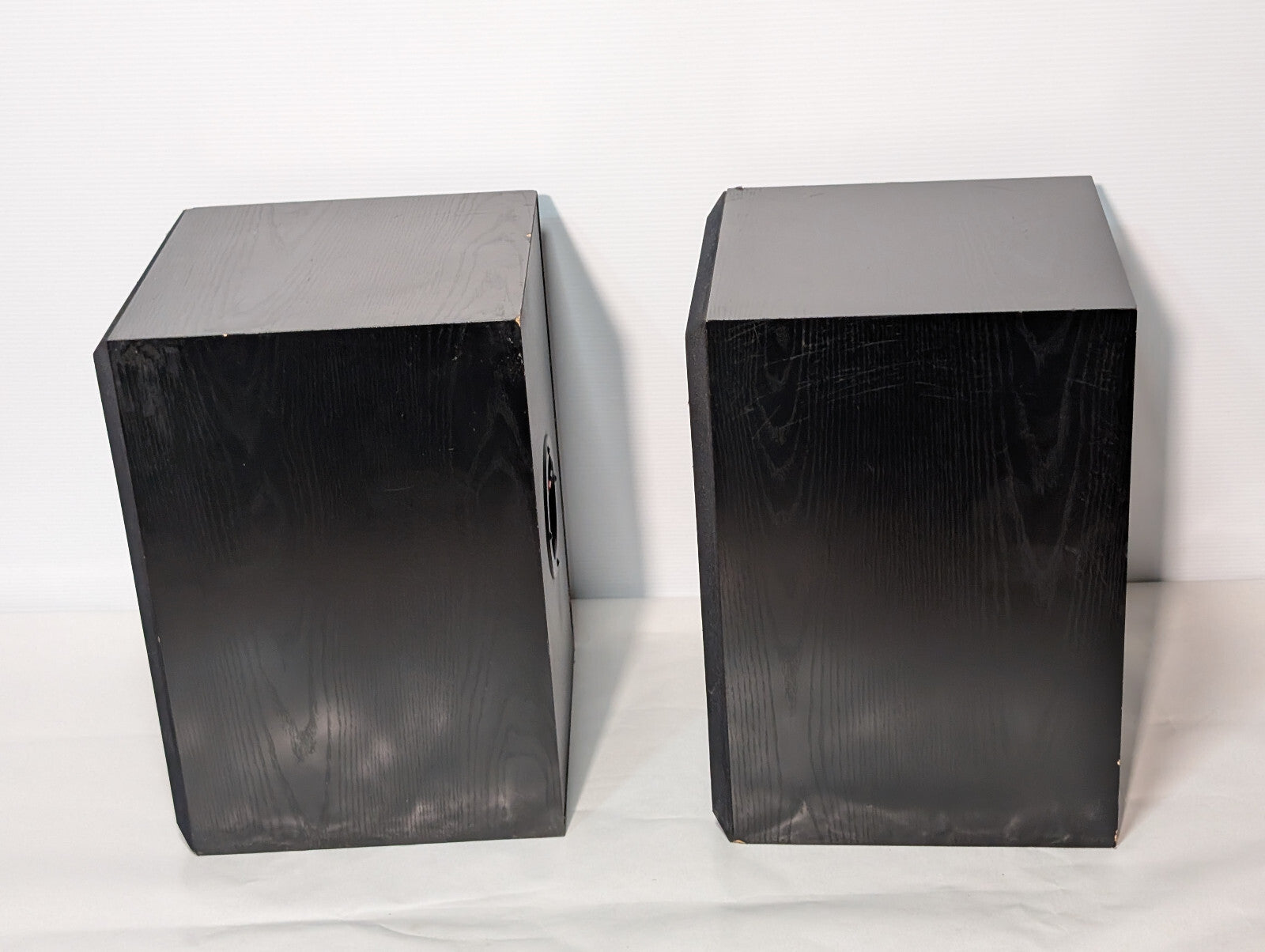 Vintage KLH 900B Black Woodgrain Shelf Speakers, 80Ohm, 50-20kHz, for 5-140W Amp