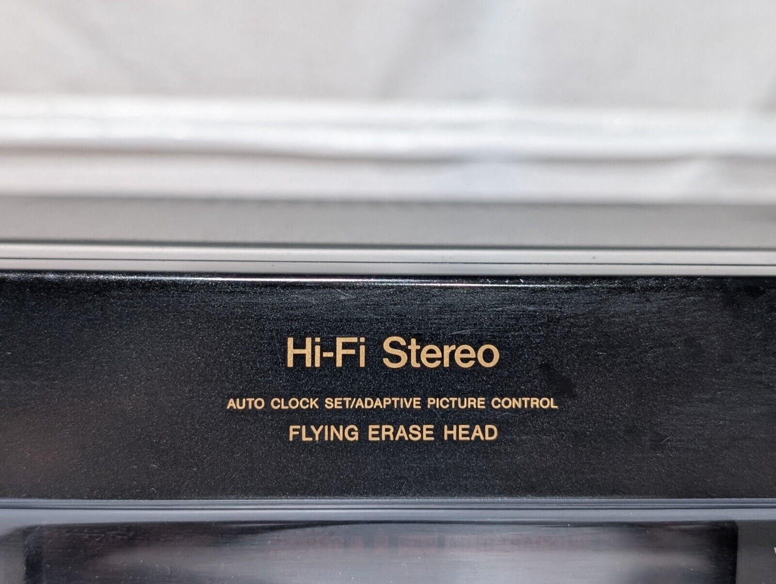 Sony SLV-940HF VCR-Plus Hi-Fi Stereo VHS VCR, Flying Erase Head, No Remote