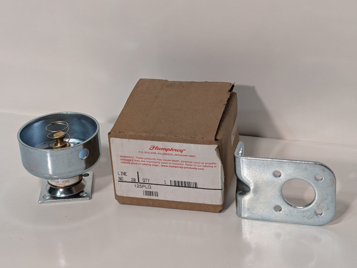 (1) Humphrey 125PLG Diaphragm Poppet Manual Valve, Pneumatic, New Old Stock