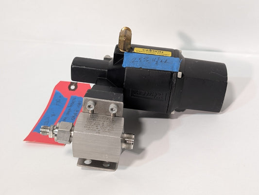 Whitey 133 SR Spring Return Pneumatic Actuator w/ SS-45S8-W1-33C Ball Valve