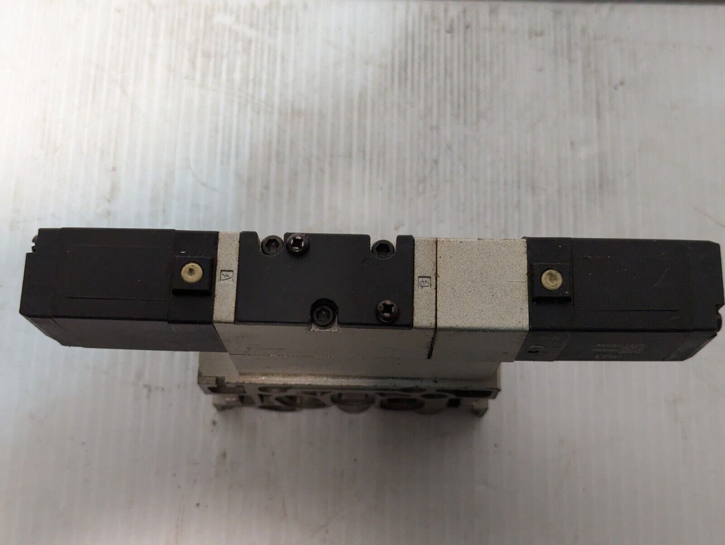 SMC NVSP4316-0009D Air Valve with Manifold, 110v @ 50Hz / 120v @ 60Hz -Free Ship