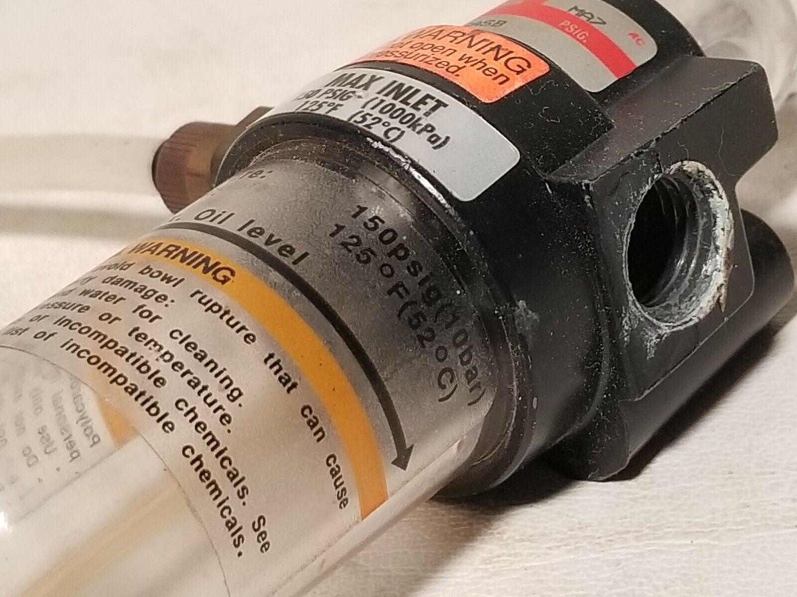 Schrader Bellows 14L10GASP lubricator, 150 PSIG (1000kPa), 125 degrees F, 52degC