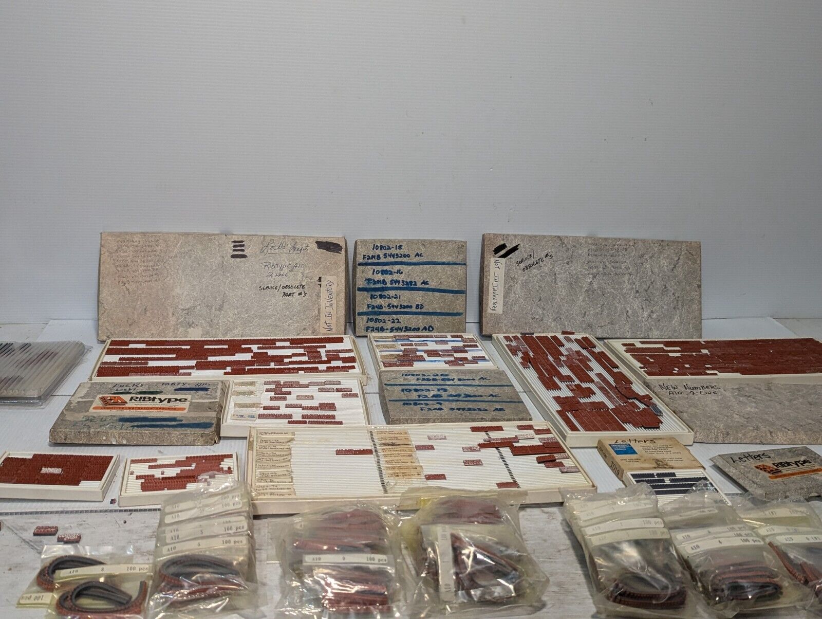 Large lot of assorted rubber letters and numbers: Dennison, RIBtype - Free Ship