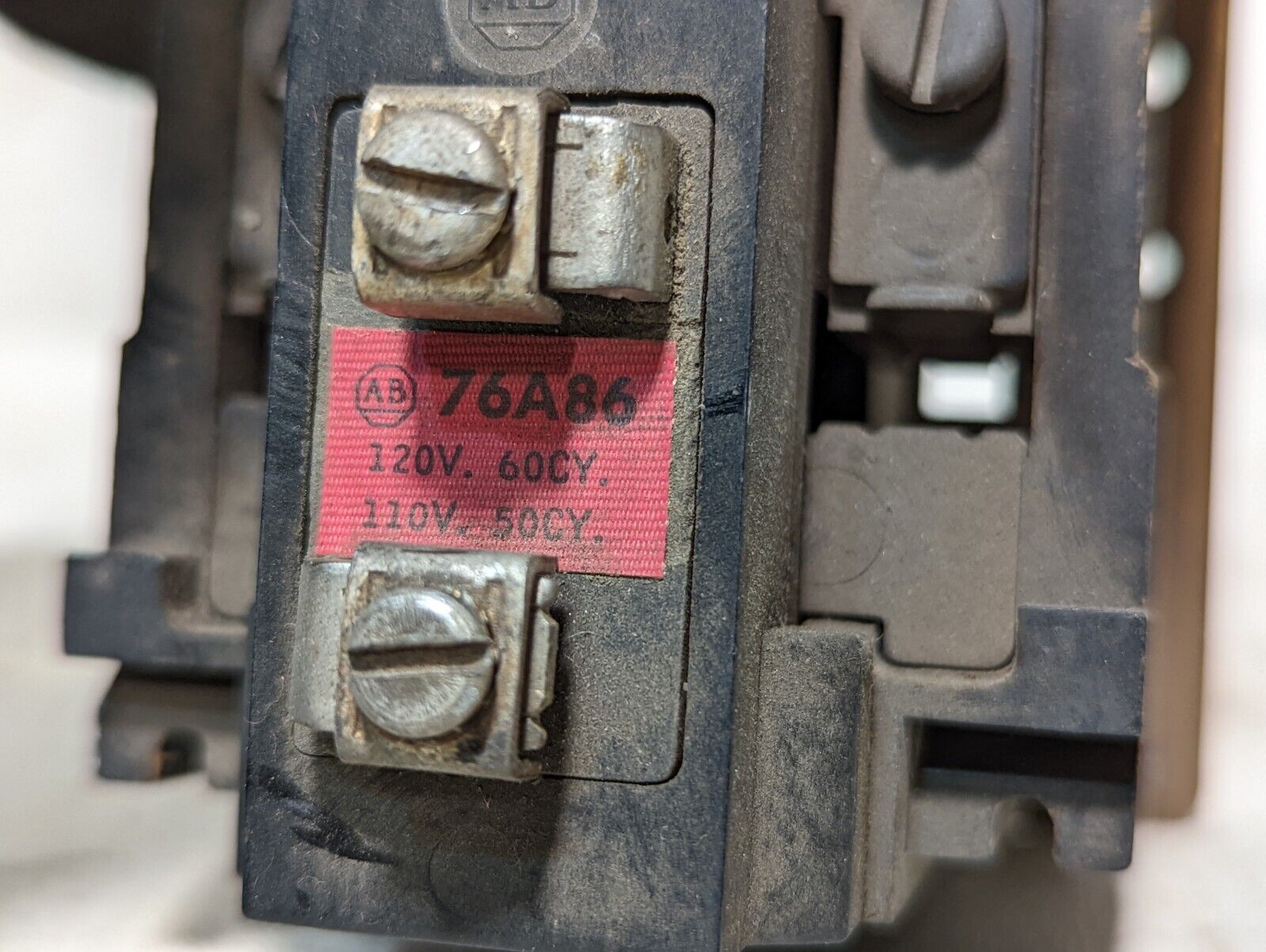 Allen Bradley 700-BR400A1 AC relay, 600VAC, 10A max, 76A86 110/120V coil
