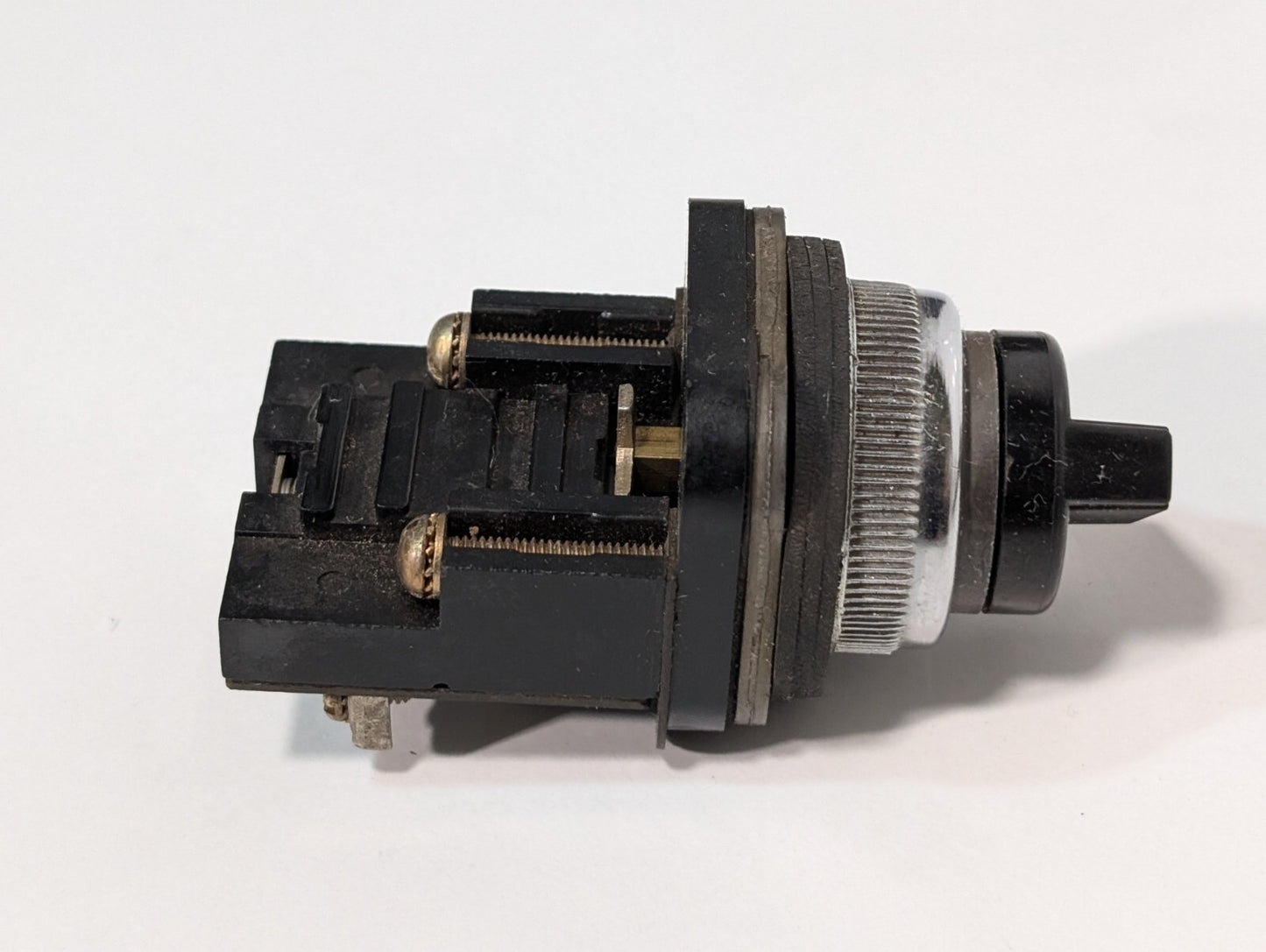 (18) Assorted Pushbutton Selector Switches | Sylvania Allen Bradley Square D