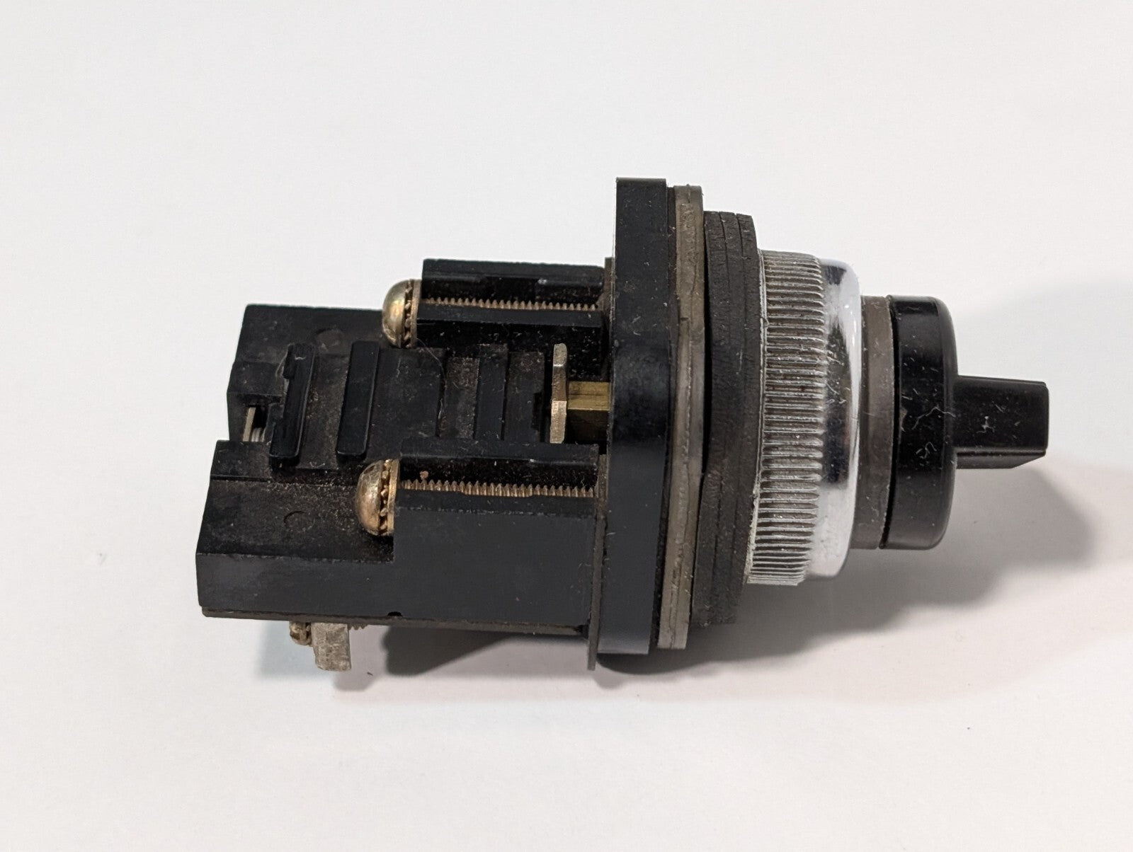 (18) Assorted Pushbutton Selector Switches | Sylvania Allen Bradley Square D