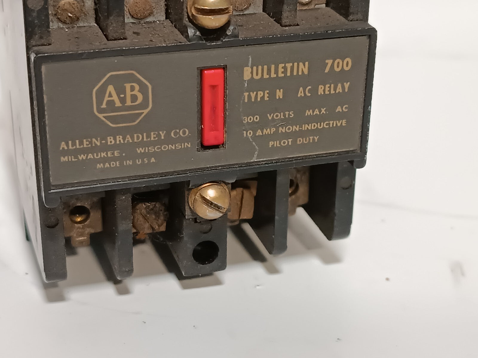(2) ALLEN BRADLEY 700-N400A1 Ser. B Bulletin 700 Control Relay